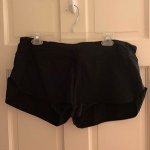 lululemon shorts!!